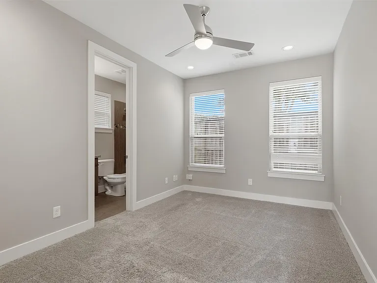 1535 Malone St — Photo 5