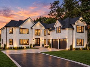 748 Holmdel Rd, Holmdel, NJ 07733