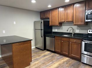152 Waterbury Ct, Westland, MI 48186
