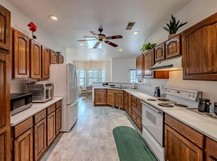2000 Turrietta Ln SW, Albuquerque, NM 87105