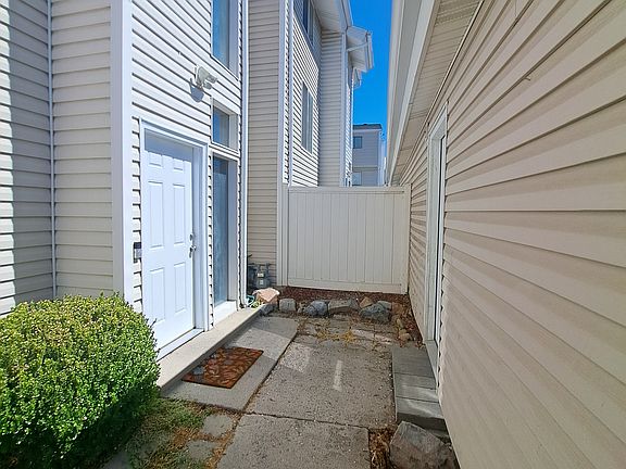 2nd image of 1492 W Parkside Dr #1
