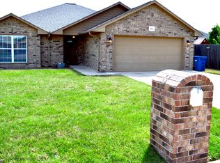 1104 E Cross Dr, Perkins, OK 74059