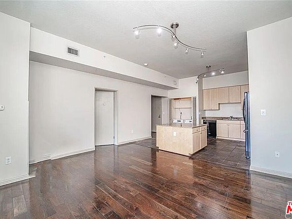 3rd image of 388 E Ocean Blvd Unit 1512