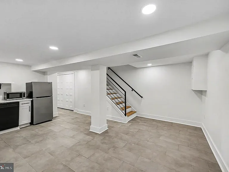 1427 Parkwood Pl NW — Photo 26