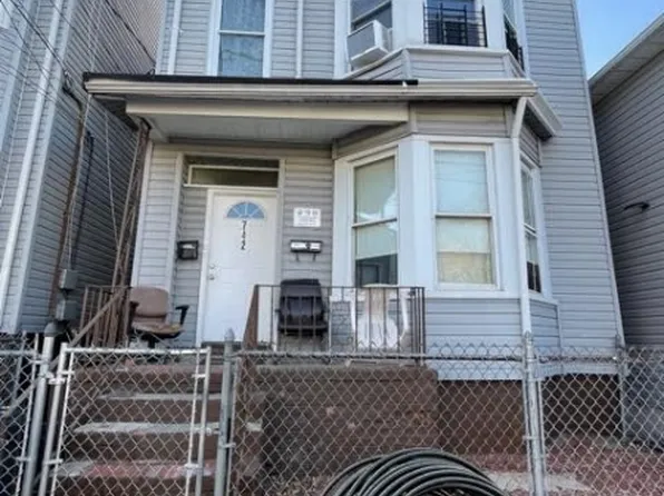 742 E 18th St, Paterson, NJ 07501