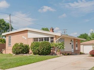806 Chase Ln, Lombard, IL 60148