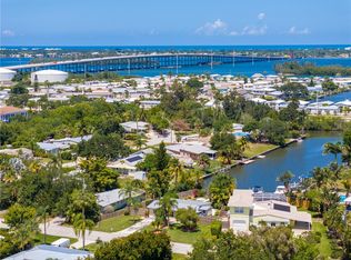 1430 3rd Ct, Vero Beach, FL 32960