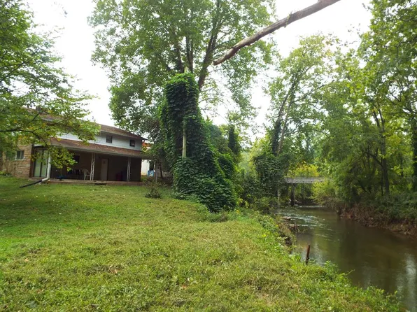 11017 Old Highway 64, Brasstown, NC 28902