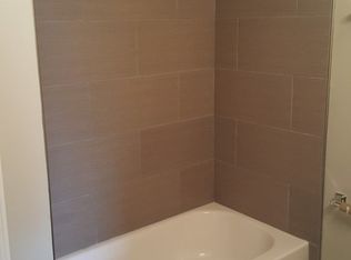 156 Trealout Dr APT 4, Fenton, MI 48430