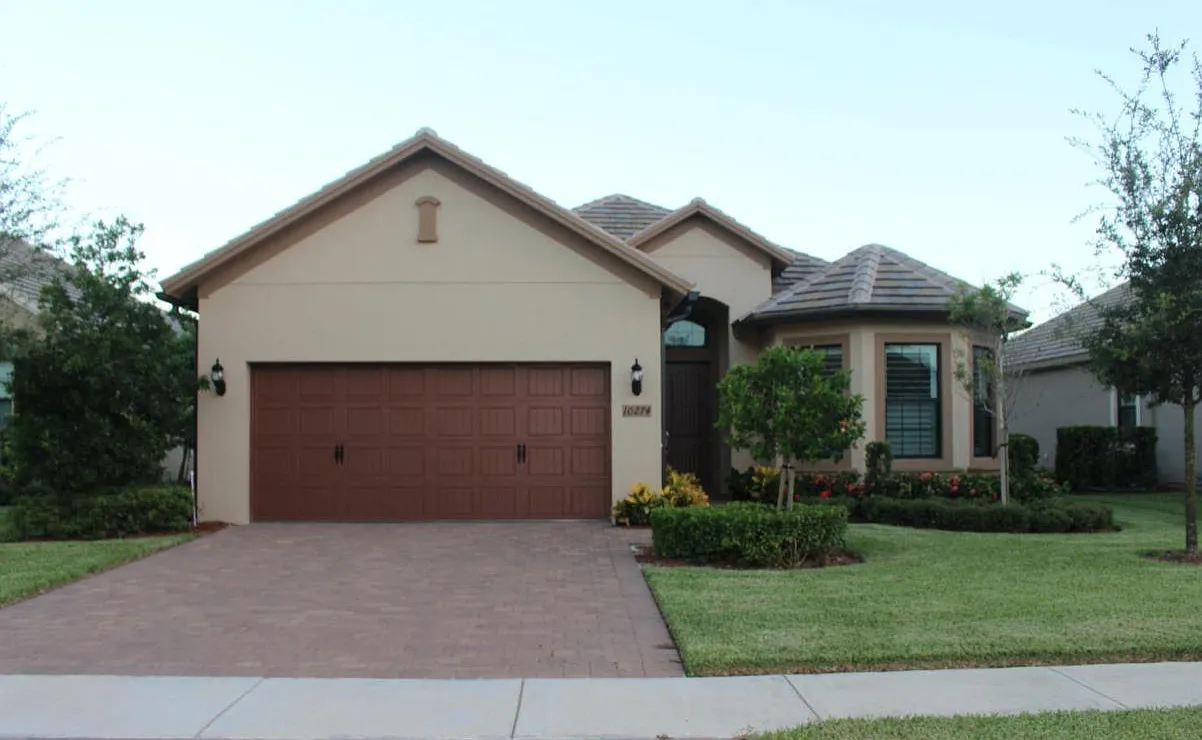 4 bed, 2.0 bath, 2459 sqft, $6,500 — Photo 1