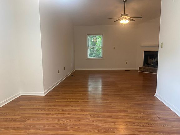 3rd image of 1100 Trent Blvd