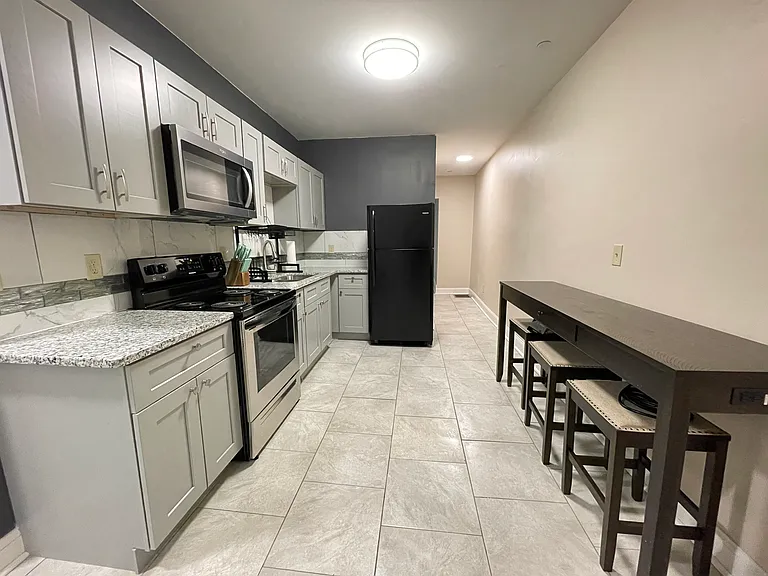 516 N Broadway #101 — Photo 7