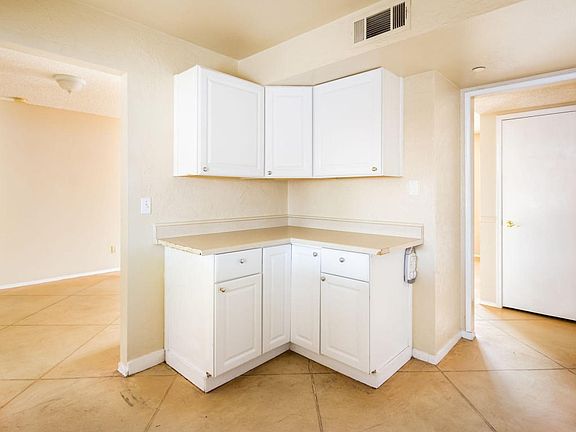 4th image of 3526 W Blacksill Dr
