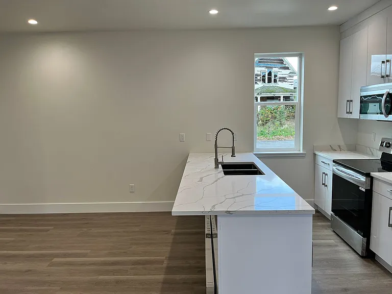 5872 Cedar Pl #108 — Photo 2