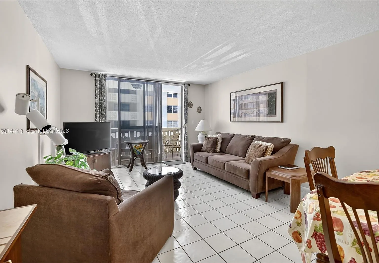 Imperial Towers Apts Cond — Photo 1