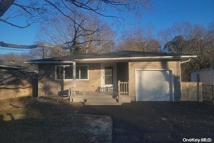 1st image of 213 N Evergreen Drive