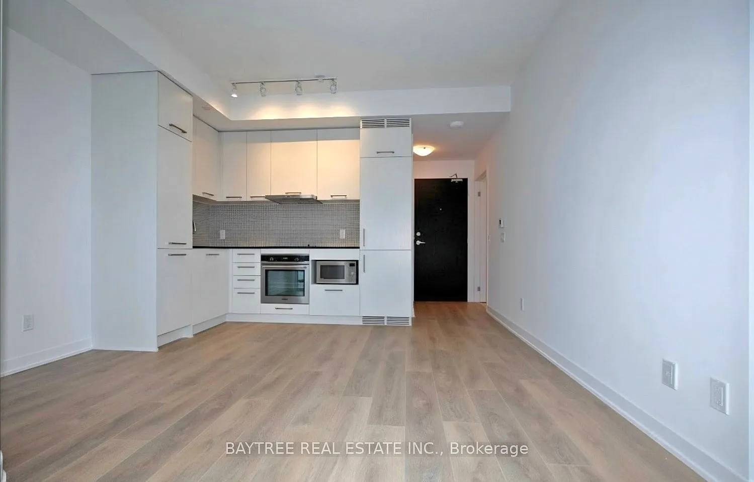 87 Peter — Photo 1