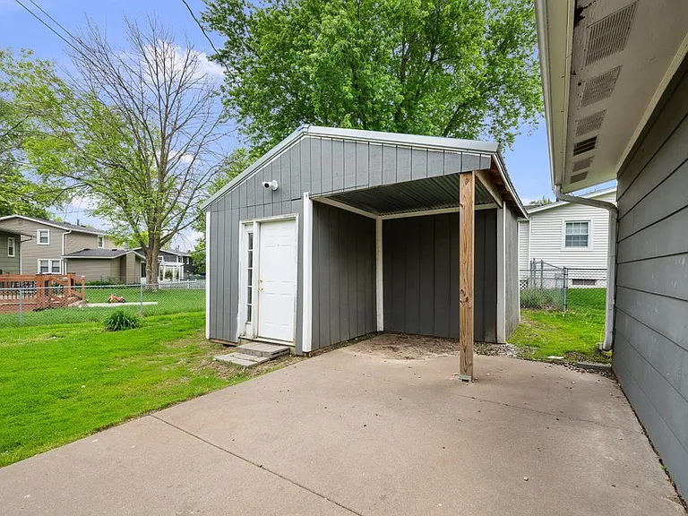 3129 Windsor Dr — Photo 28