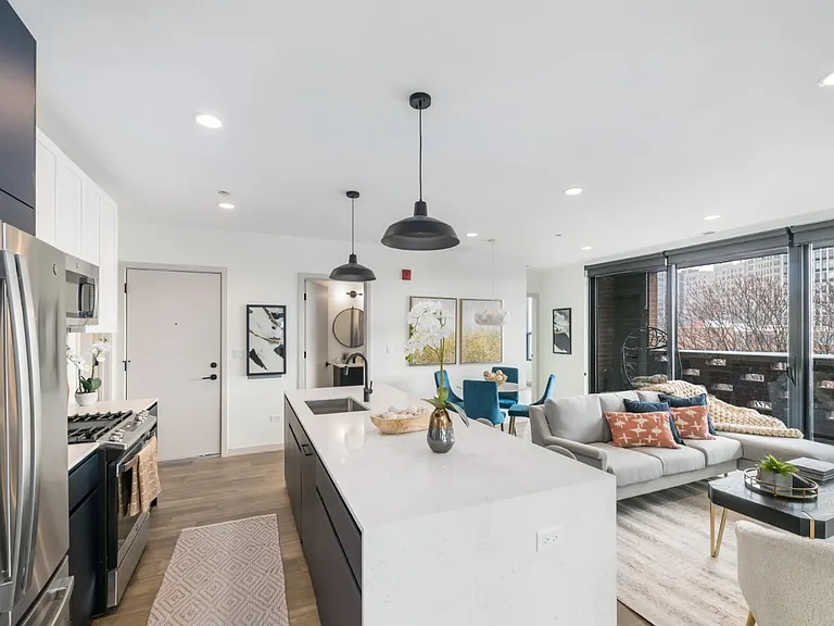 514 W Arlington Pl #801 — Photo 8