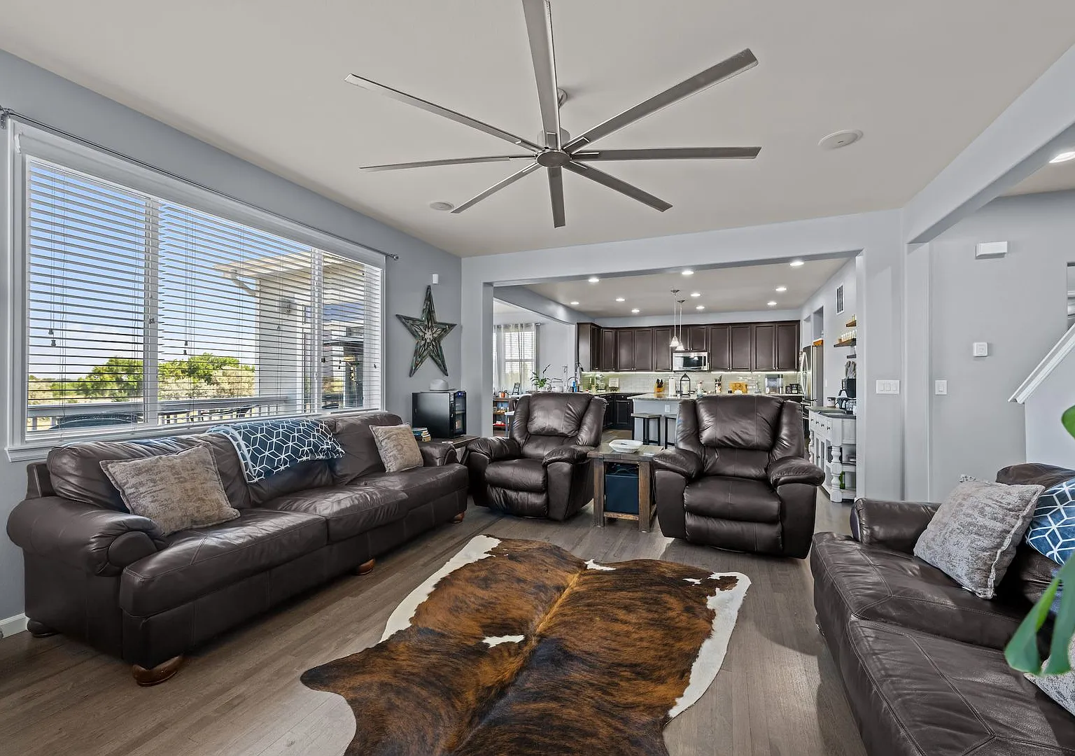 Gorgeous home with spectacular Front Range views! — Photo 3