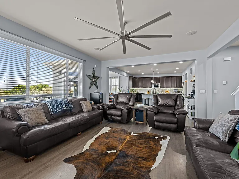 15411 Village Cir — Photo 3