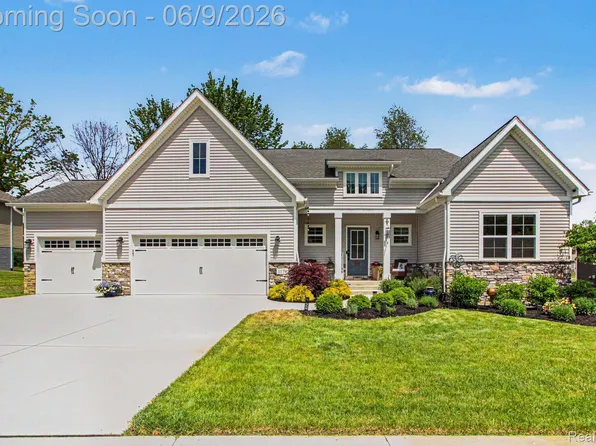 1179 Timberleaf Dr, Brighton, MI 48114