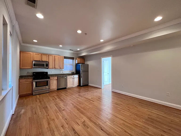 1372 Randolph St NW #101 — Photo 4