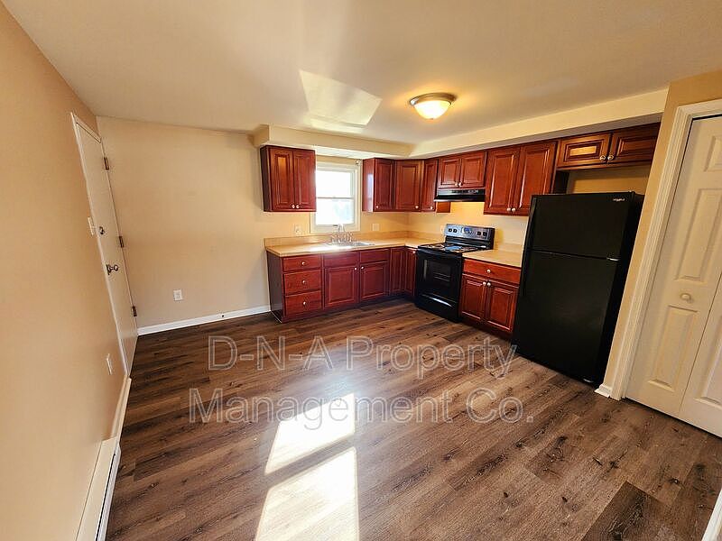 2nd image of 339 Race St APT A4