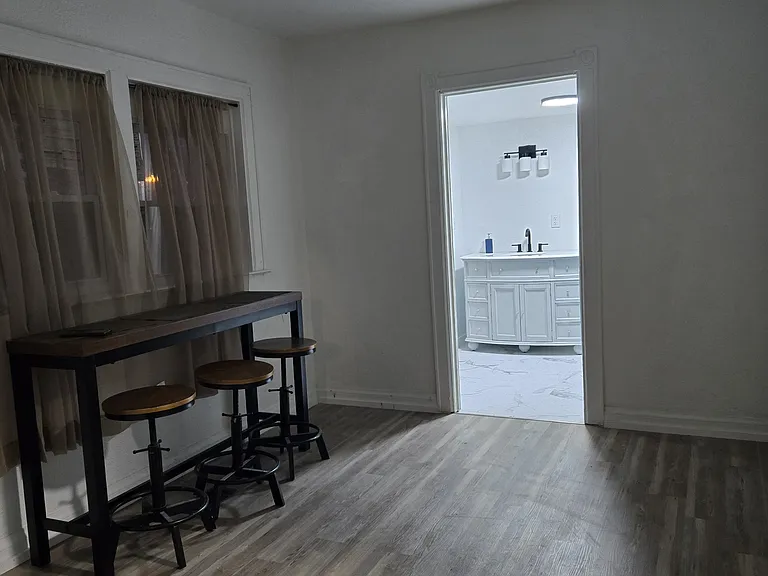 416 Elm St — Photo 8