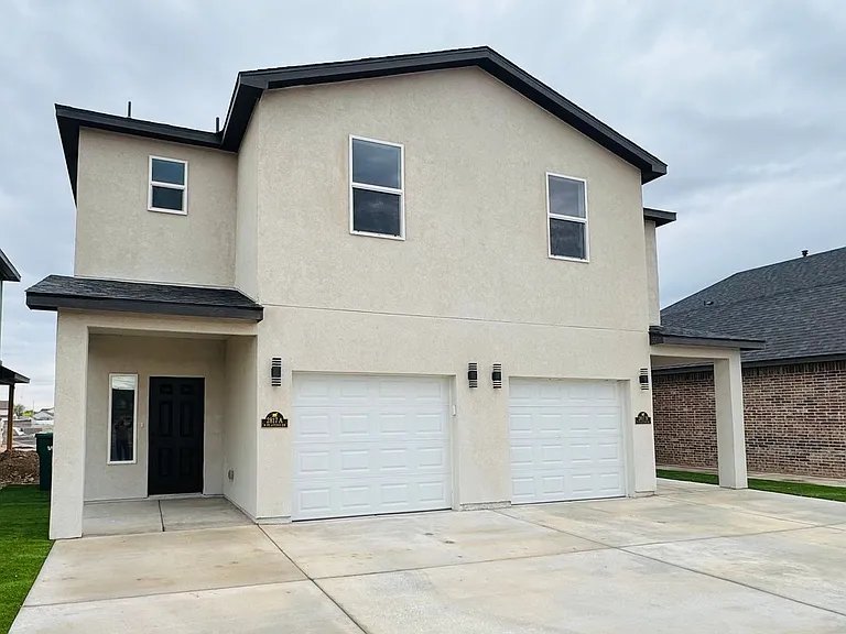 2818 N Platino Dr — Photo 1