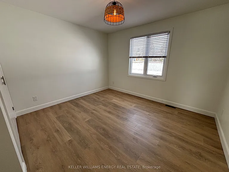 497 Wellington Main St — Photo 21