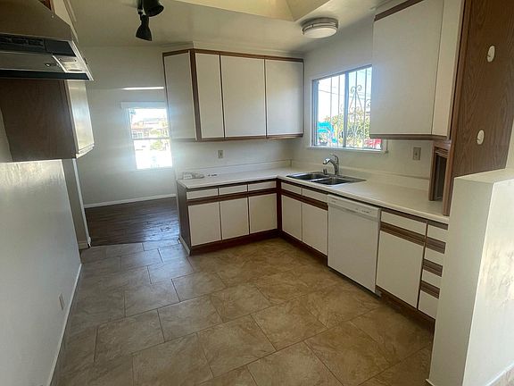 Kitchen with dinning room