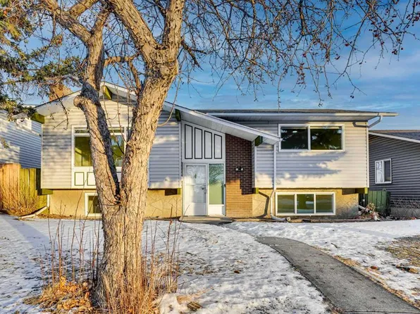 3908 W 49th St NE, Calgary, AB T1Y 2A6