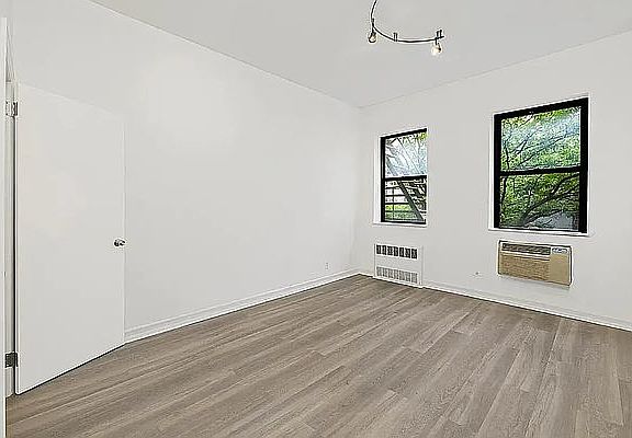 3rd image of 340 W 48th St #3F