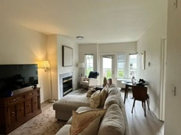 1835 Queen Anne Ave N #303 — Photo 3