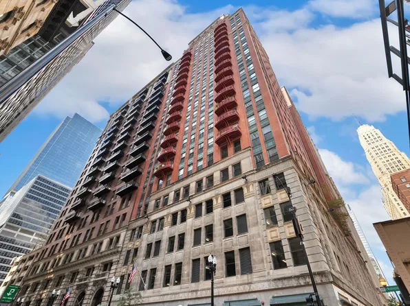 208 W Washington St APT 703, Chicago, IL 60606
