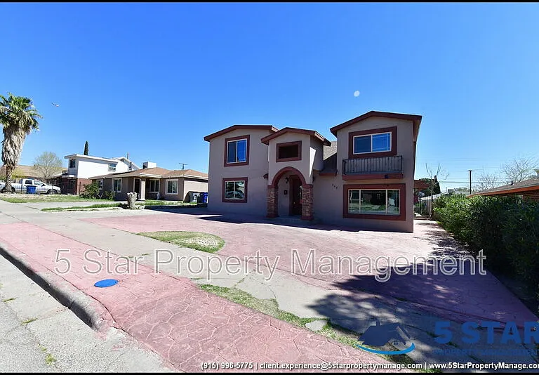 908 Bolivia St — Photo 1