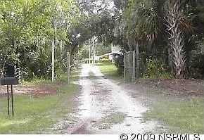 3rd image of 975 Brown St