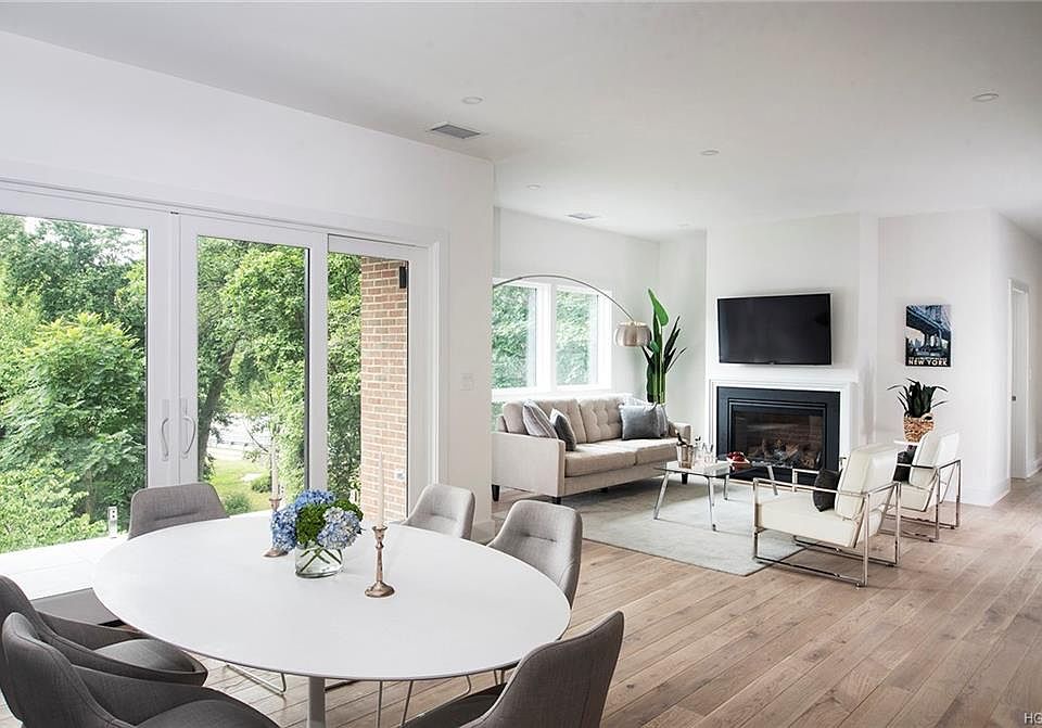 1st image of 8 Boulevard Unit 302