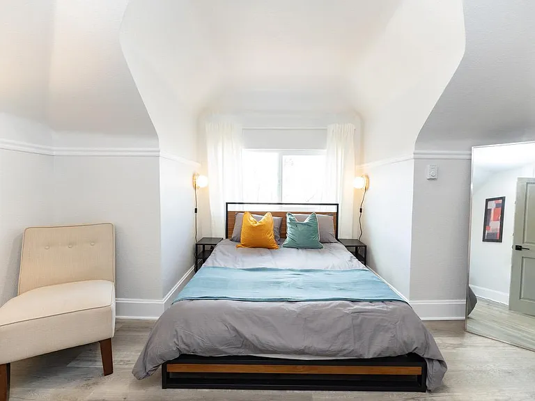 1554 Vine St #4 — Photo 6