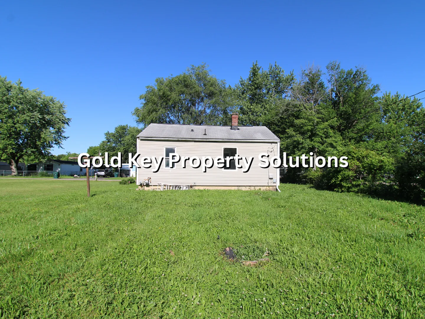 Muncie Nicely Updated 3 Br 1 Ba House With New Kitchen Appliances (Section 8 Approved) — Photo 4