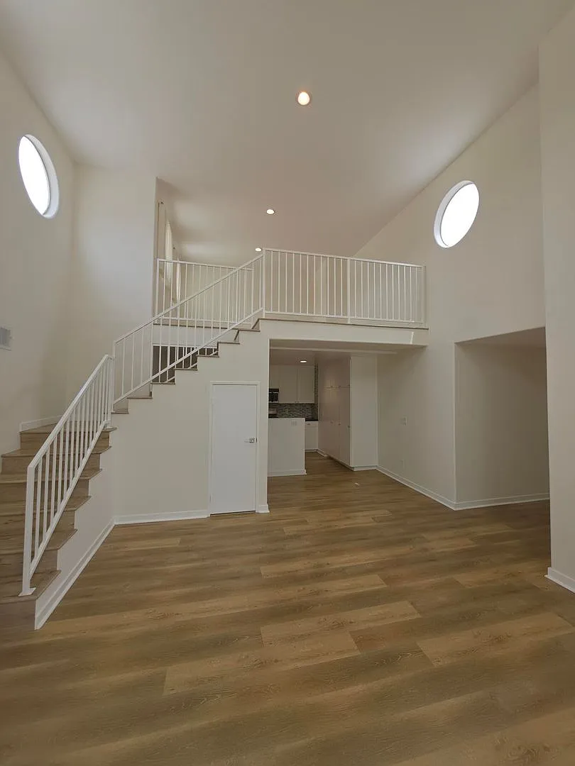 Bentley Luxury Investments LLC — Photo 4