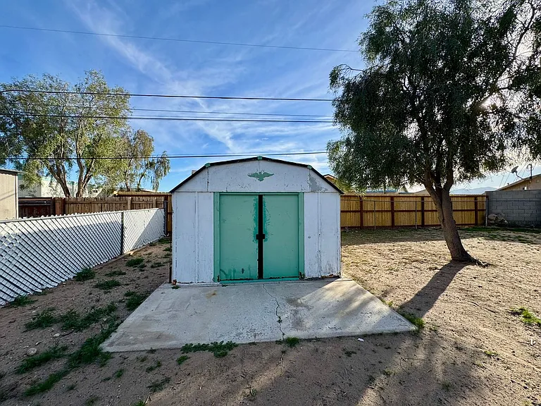 2271 Riverview Ct — Photo 32
