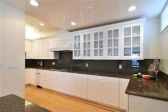 Kitchen :: 3762 Jefferson Ave