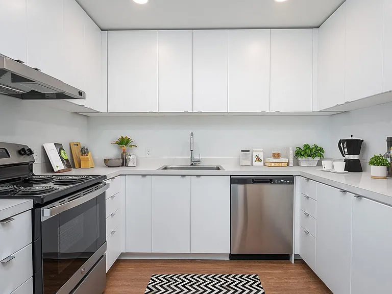 Rockwood Village Apartments — Photo 38