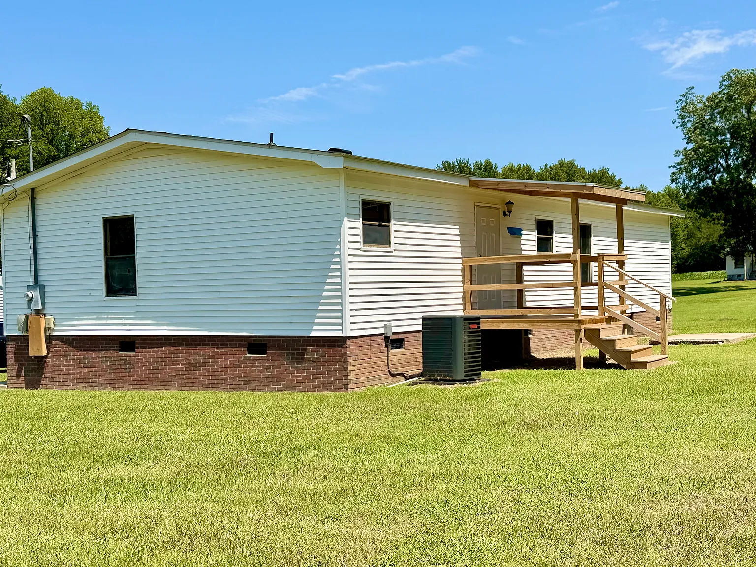 3 bed, 1296 sqft, $1,500 — Photo 2