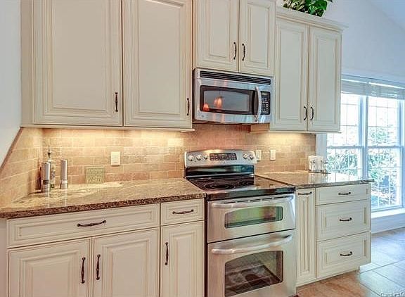 Upgraded Appliances including Double Oven