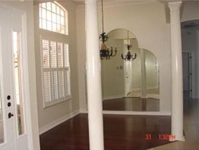 3rd image of 821 Venturi Ct