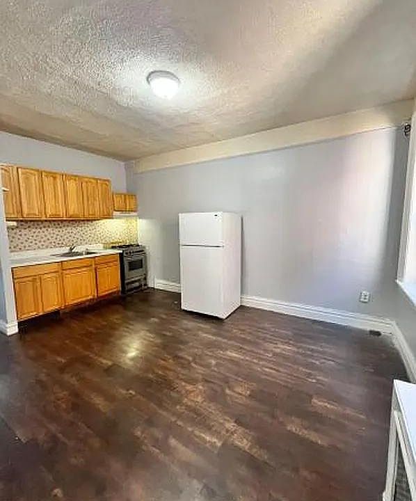 2nd image of 326 Summit Ave APT 306
