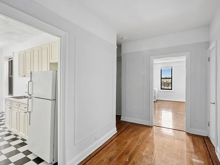 2175 Cedar Ave #7A — Photo 3